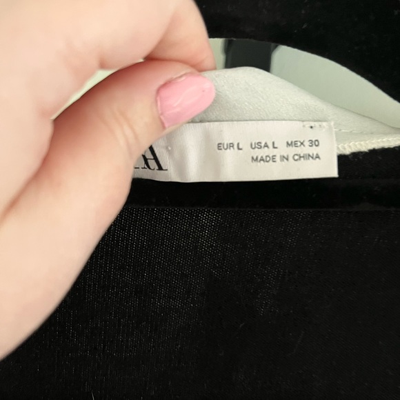 Zara Black + White Contrasting Ruffle Knit Dress Sz. L - Picture 5 of 9